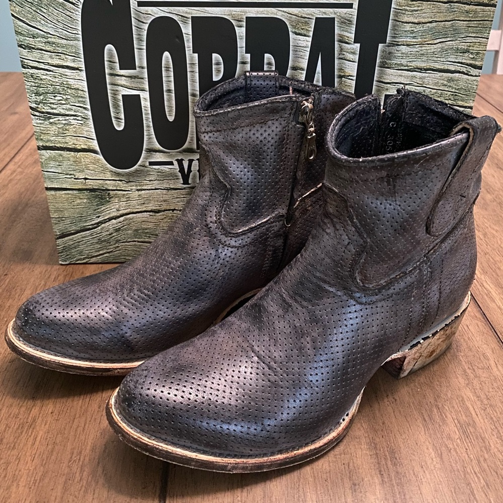 Corral Vintage Round Toe Short Western Bootie, 8.5, Tan/Chocolate Spot Shortie